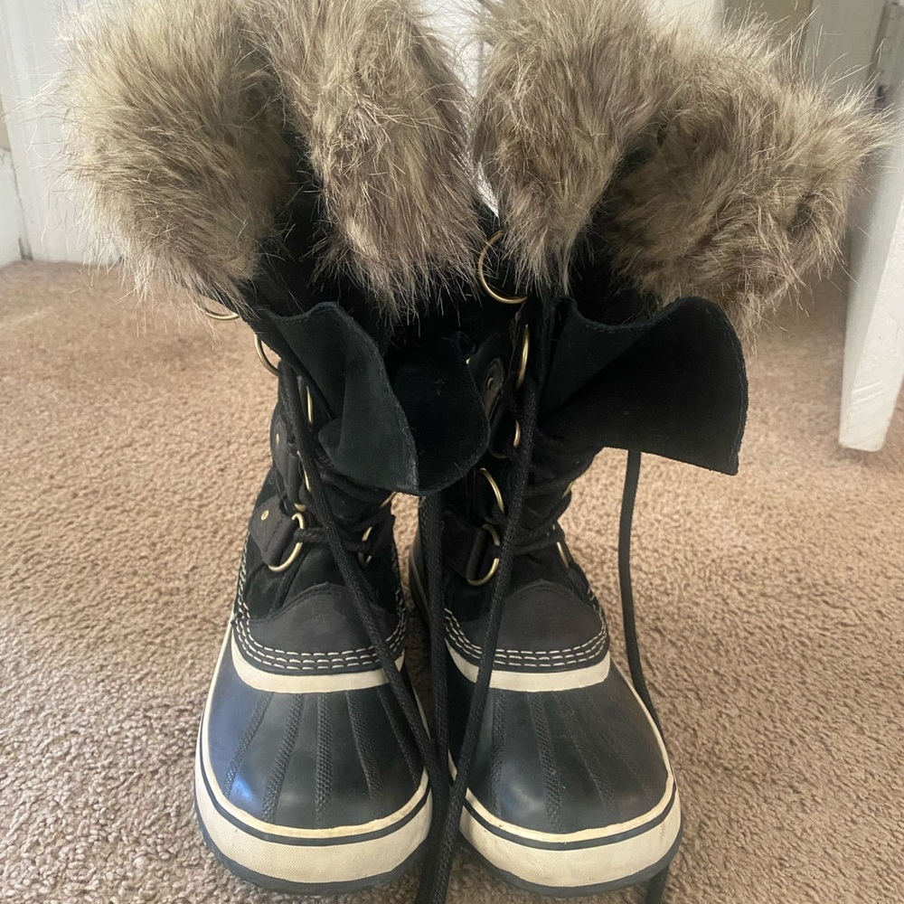 GREAT CONDITION SOREL women’s winter carnival boot